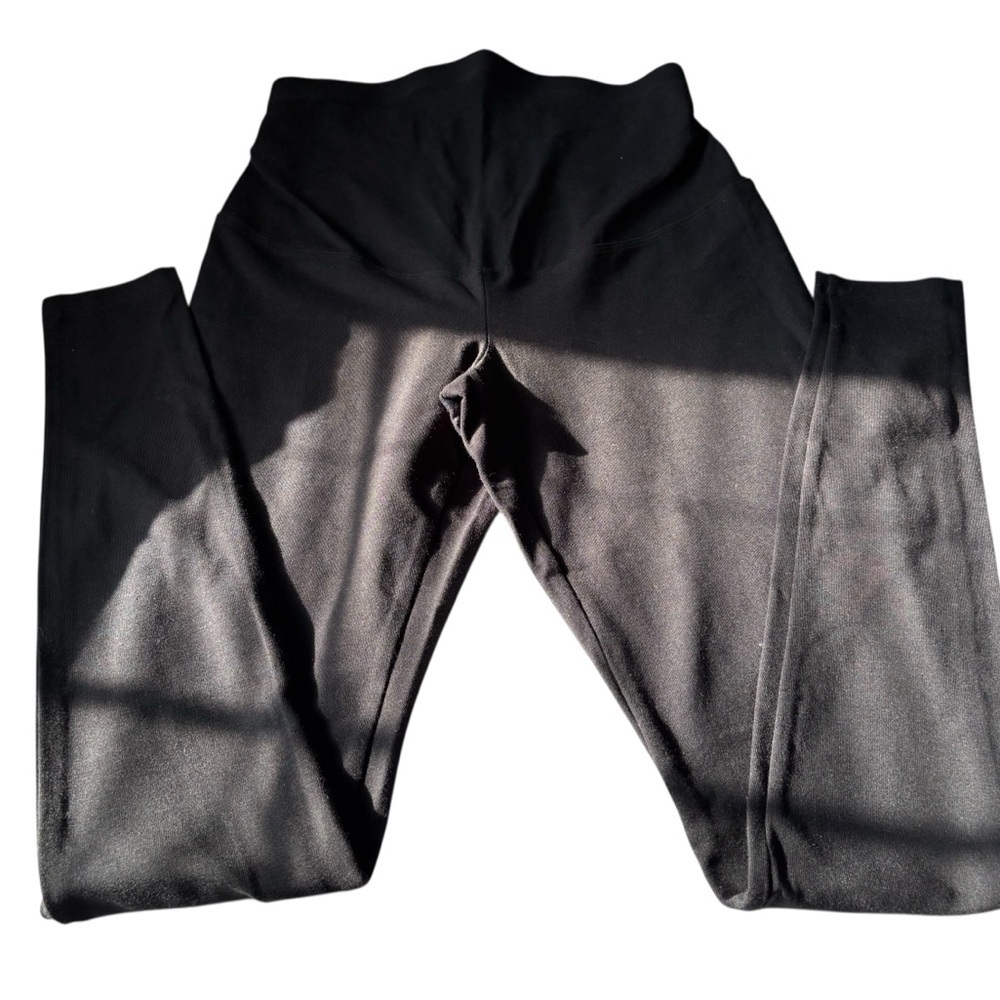 Old Navy Women's Maternity Classic Black Leggings - Picture 2 of 5